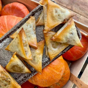 Samoussas au potimarron, feta et noix