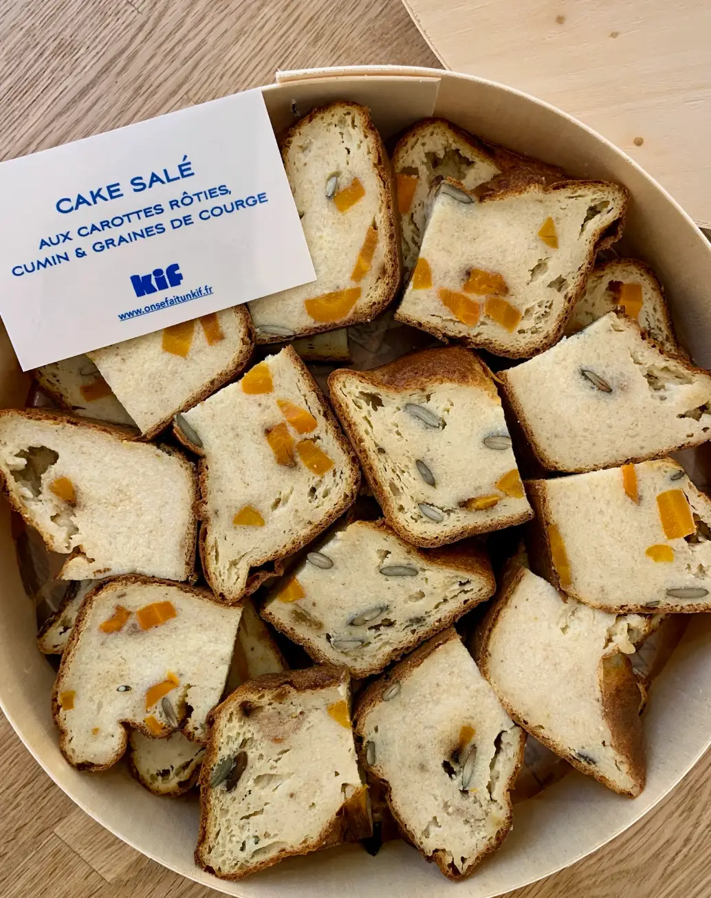 cake salé aux carottes rôties et graines de courge