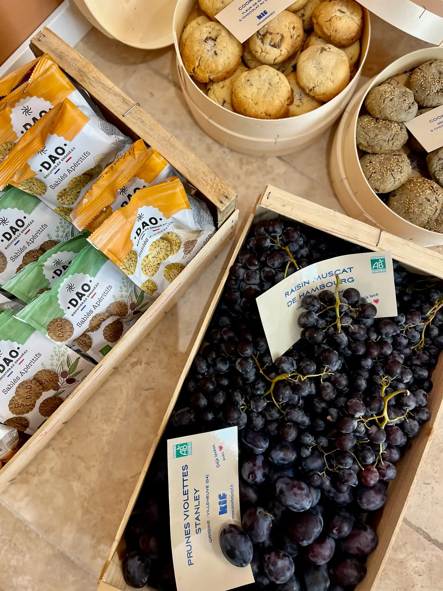 sablés bio, cookies et raisins bio pour un buffet traiteur
